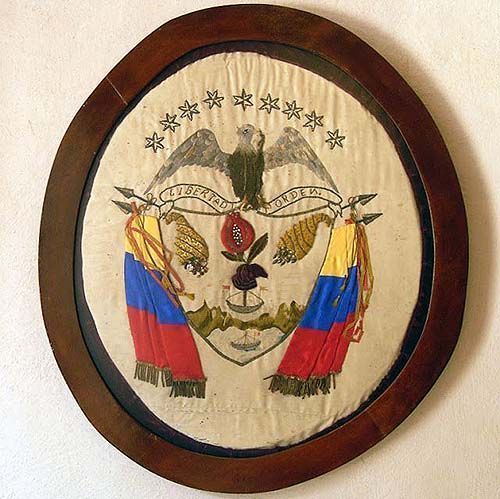 antiguo escudo de Colombia bordado