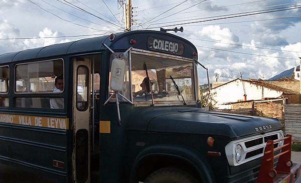 viejo autobús escolar en Villa de Leyva, Colombia